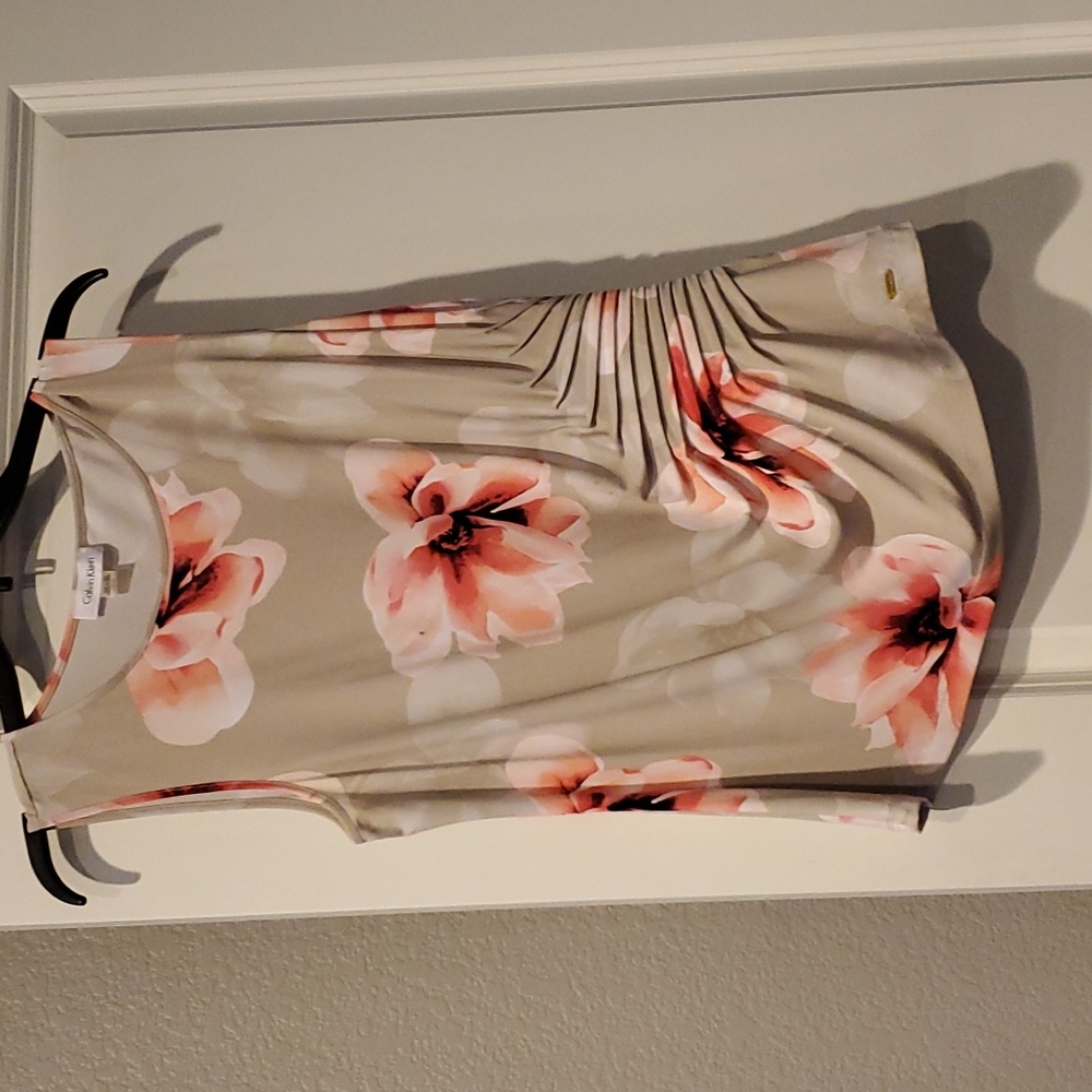 Sleeveless blouse